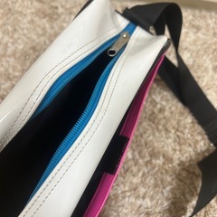 UMBRO アンブロ エナメルバッグ ショルダーバッグ　デサントの画像