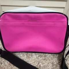 UMBRO アンブロ エナメルバッグ ショルダーバッグ　デサントの画像