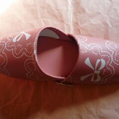 半額【自宅保管】新品　婦人用スリッパ　ピンク色リボン柄の画像