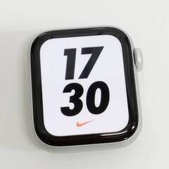 【良品】Apple Watch Nike SE/GPS+セルラー/40mm/A2355/シルバー〈MYYW2J/A〉の画像