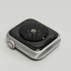 【良品】Apple Watch Nike SE/GPS+セルラー/40mm/A2355/シルバー〈MYYW2J/A〉の画像