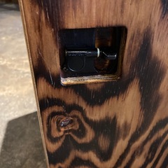 PROTECTION RACKETのケース付きカホンの画像