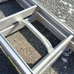 アルインコ ANP-40F ハンディロック式2連はしご【野田愛宕店】【店頭取引限定】【中古】管理番号：ITTR6KRI9M1Cの画像