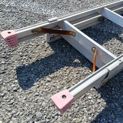 アルインコ ANP-40F ハンディロック式2連はしご【野田愛宕店】【店頭取引限定】【中古】管理番号：ITTR6KRI9M1Cの画像