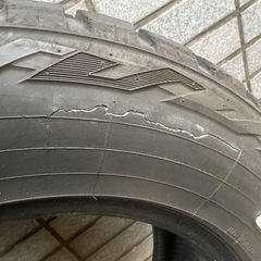 215/65/16 タイヤの画像