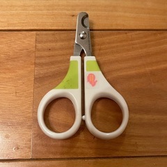 【引取り決定】うさぎ　小動物用　ブラッシングブラシ　爪切り　セット　ファーミネーターの画像