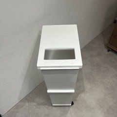キャスター付き分別スリム２段キッチンゴミ箱　① の画像