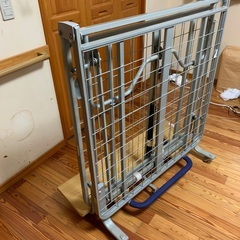 折り畳み式シングルベッドの画像