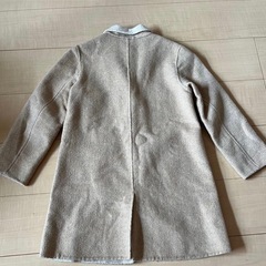 ZARA ベージュコート　女の子　128cmの画像