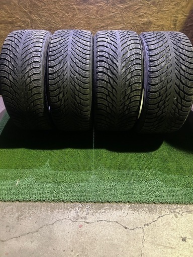 ノキアン ハッカペリッタ 285/45R21 315/40R21 21年