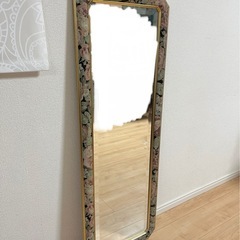 壁掛けミラー　鏡の画像