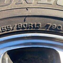 バリ溝スタッドレス 155/80R13 東北6県無料配送対応‼️爆安‼️最終値下げ‼️②超超超バリ溝❗ 国産ダンロップ製❗ アルミ付き 国産 タイヤ !!　スタットレスの画像