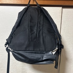 ボロボロのノースフェイスリュックの画像
