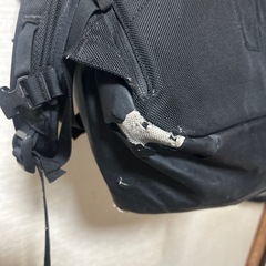 ボロボロのノースフェイスリュックの画像