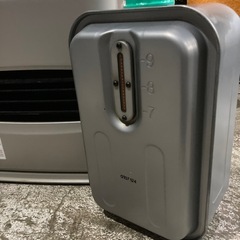 商談中 不着火　石油ファンヒーター　綺麗ですが直せる　部品取り　ドデカタンク9Lの画像
