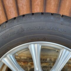 スタッドレスタイヤの画像