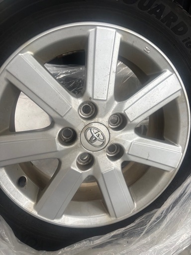 ヴォクシー純正アルミホイール　タイヤ