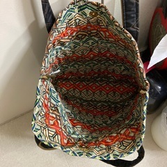 カラフルなトートバッグの画像