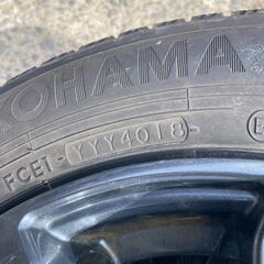 スタッドレス 145/80R13 東北6県無料配送対応‼️爆安‼️最終値下げ‼️③バリ溝❗ 国産ヨコハマ製❗ アルミ付き 国産 タイヤ !!　スタットレス　貨物の画像