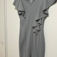 tika 膝たけドレスの画像