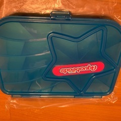 アクセパーツと仕切りケースの画像