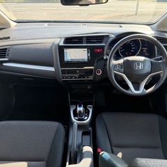 平成26年　ホンダフィットハイブリッド　82,033km 車検　９年／4月の画像