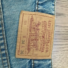 話中。デニム　ジーンズ　リーバイスの画像