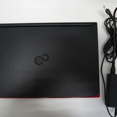 富士通 Windows11 15.6型ノートPC 第10世代Corei5 + SSD + メモリ12GB + WEBカメラ【メンテナンス済み】（704621）の画像