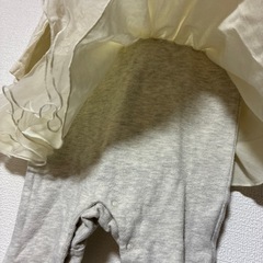 花フリルのベビー服の画像