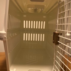 ※一度使用の美品‼︎  IRISオーヤマペットキャリーMサイズ中型犬用　ホワイト　定価8480円の画像