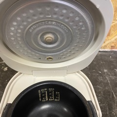 【中古】3合炊飯ジャー　シャープ　2018年製【IK61】の画像