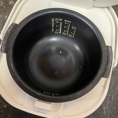 【中古】3合炊飯ジャー　シャープ　2018年製【IK61】の画像