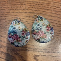 ピアス、ヘアアクセ、アクセサリーの画像