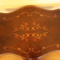 ハイテーブル　象嵌　アンティーク風の画像