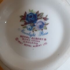 ロイヤルアルバートカップとソーサー　T-４５０の画像