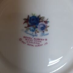 ロイヤルアルバートカップとソーサー　T-４５０の画像