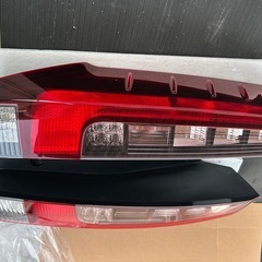 美品！
トヨタ エスクァイア リアテールレンズの画像