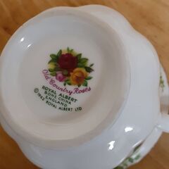 ロイヤルアルバートカップとソーサー　T-451の画像