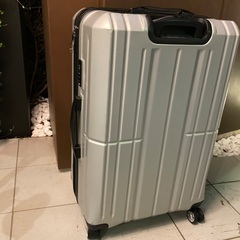 ほぼ新品🔴超軽量大型スーツケース75.50.30センチの画像