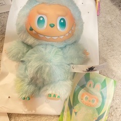 【正規品&定価】2点セットPOP MART ラブブエナジー ぬいぐるみ LOVE(レッド ) SERENITY(グリーン)の画像