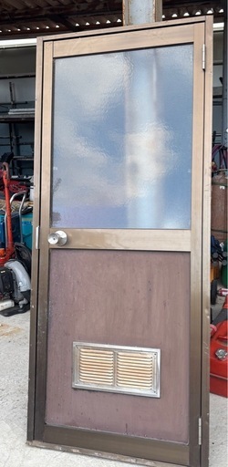 アルミドア　勝手口　倉庫