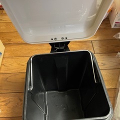 ゴミ箱の画像