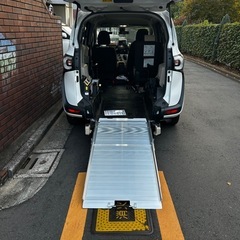 170系 シエンタ 車いす仕様車の画像