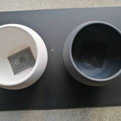 蓋が鉢受けにもなるデザイン性の高い鉢の画像