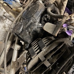 YF200 フレーム　エンジン付き　部品取りの画像