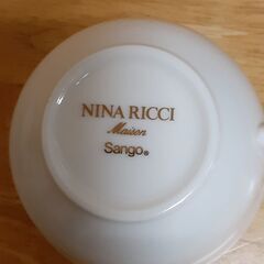 ニナリッチテーカップとソーサー2組　T-452の画像