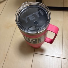 YETI Rambler 42 oz Mug ピンクの画像