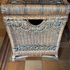 アンティークなラタンボックス(工芸作品)の画像