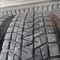 バリ山　BRIDGESTONE ブリヂストン　ブリジストン　DM-V1 215/65R16 スタッドレス　タイヤ　2021年製　16インチの画像