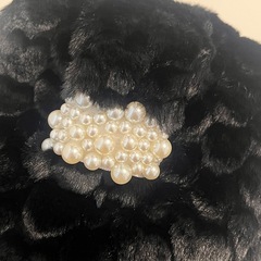 新品　ティペット　マフラー　フェイクファー　ハート型　パール付き　ブラックの画像